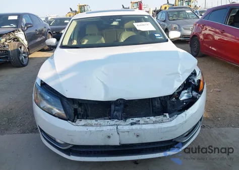 2013 Volkswagen Passat 2.5L Sel Premium из США, поврежденный, VIN 1VWCH7A38DC019811